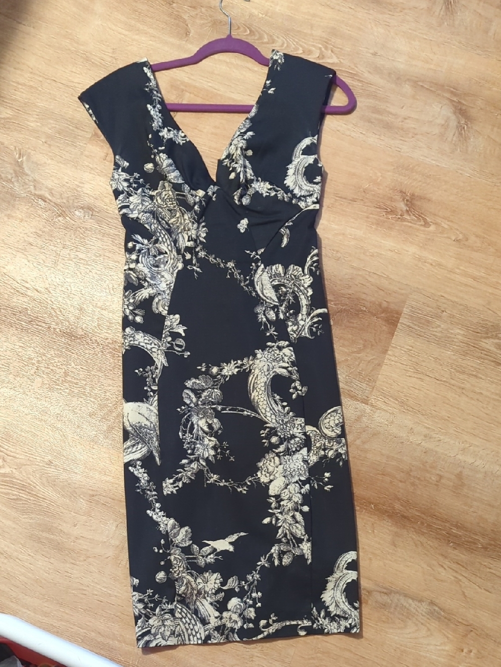 SAMANTHA SUNG Victorian Pattern Black & Cream V-Neck Floral Midi Dress